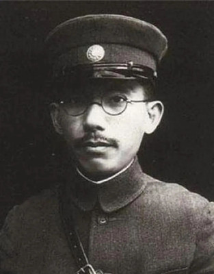 南京大屠杀日寇有多兽性？鬼子在地洞糟蹋妇女，竟让其小叔子照明 图3